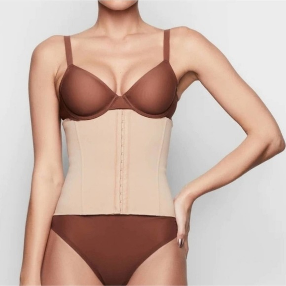 Skims Waist Trainer Clay Large - Picture 1 of 4